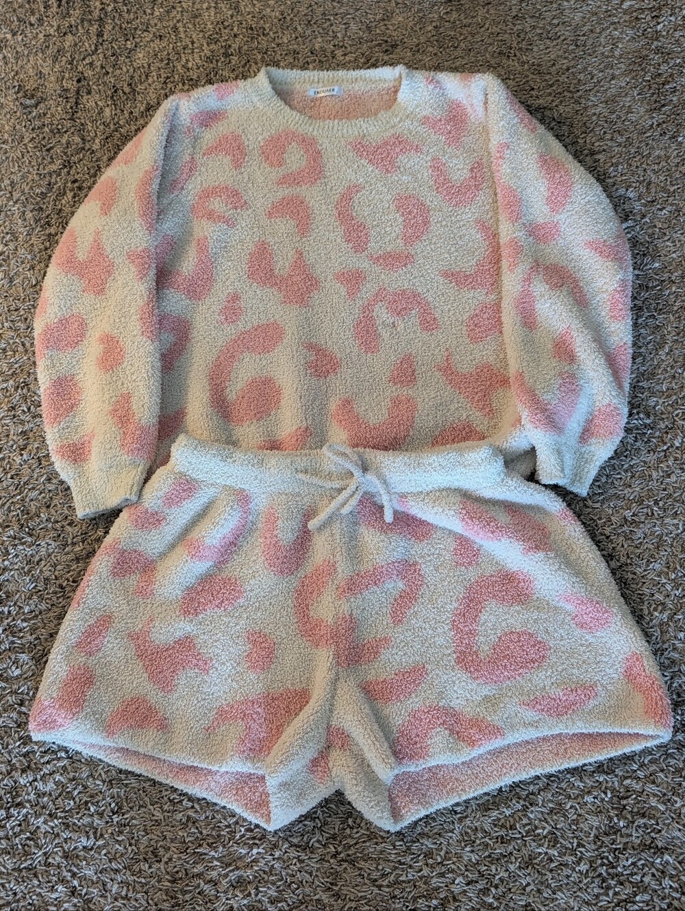 Cozy Pink Leopard Plush Lounge Set
